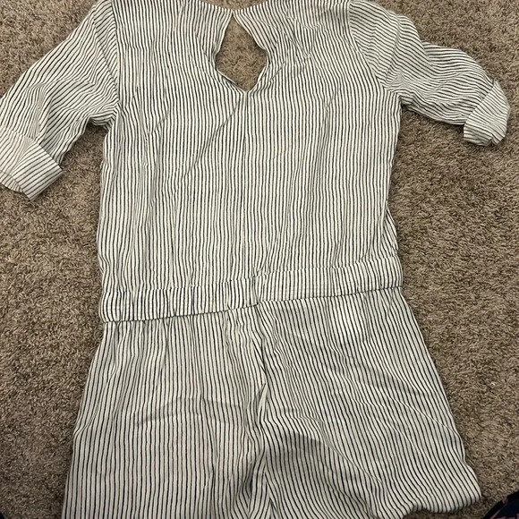 Pinstripe romper - Picture 2 of 3